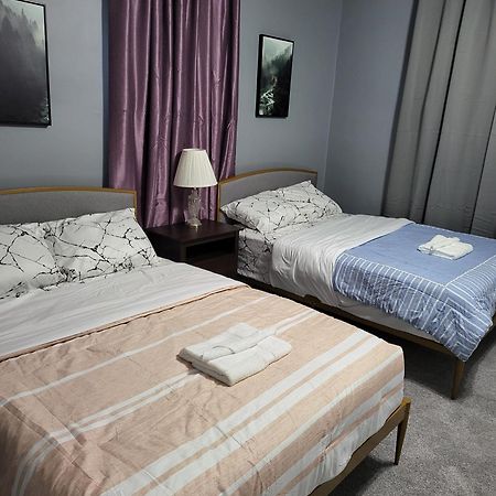 Guest Room With Two Double Beds In Columbus Oh, Airport Location Exteriör bild